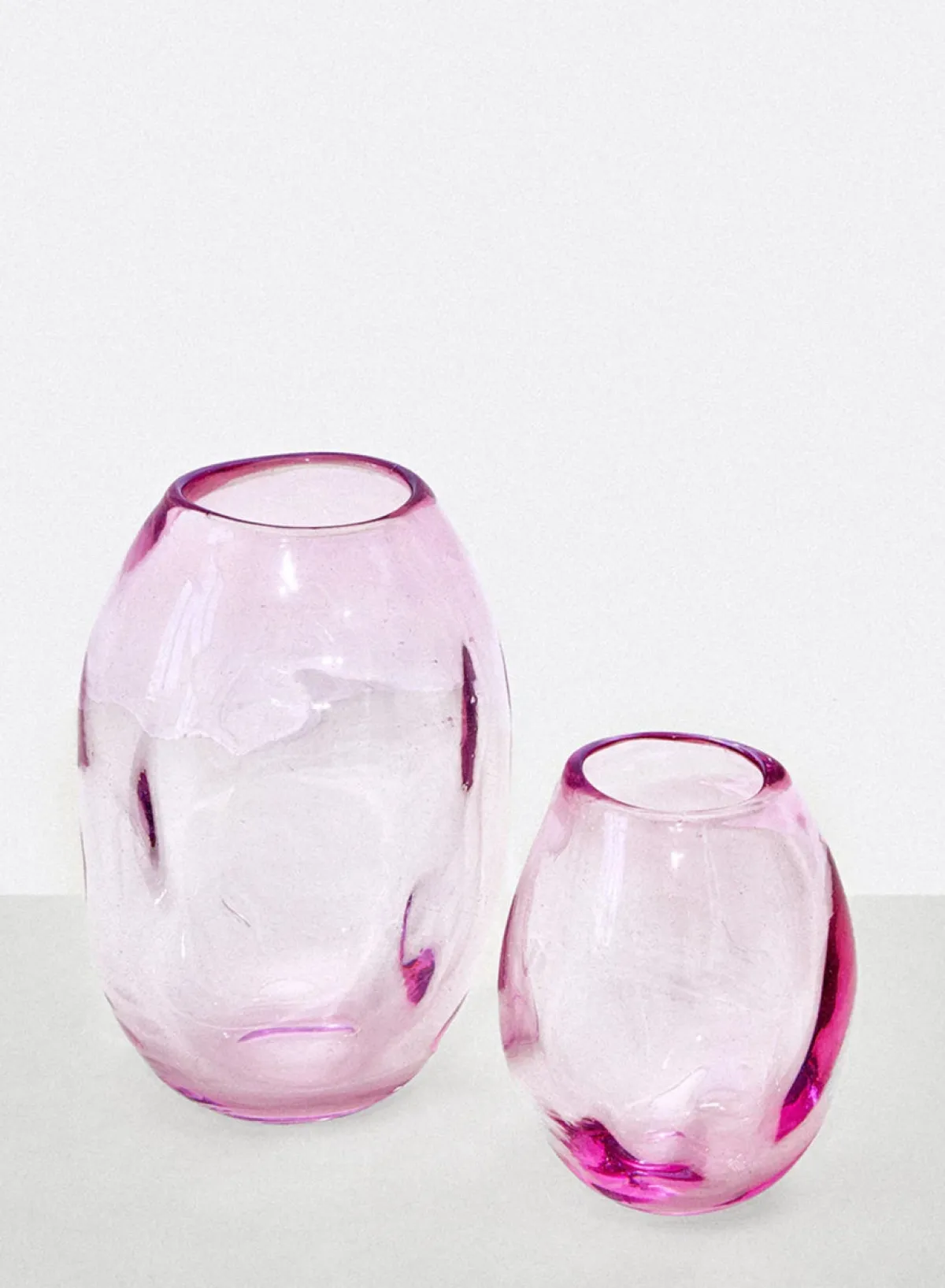 addled_vase_strawberry_sm_1.webp SUSAN BIJL Addled Vase Strawberry, SMALL< Keuken & Tafelaankleding