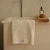 SUSAN BIJL Bath Towel In Bone White, Heavy< Textiel