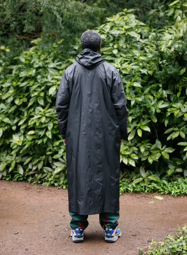 SUSAN BIJL < The New Raincoat