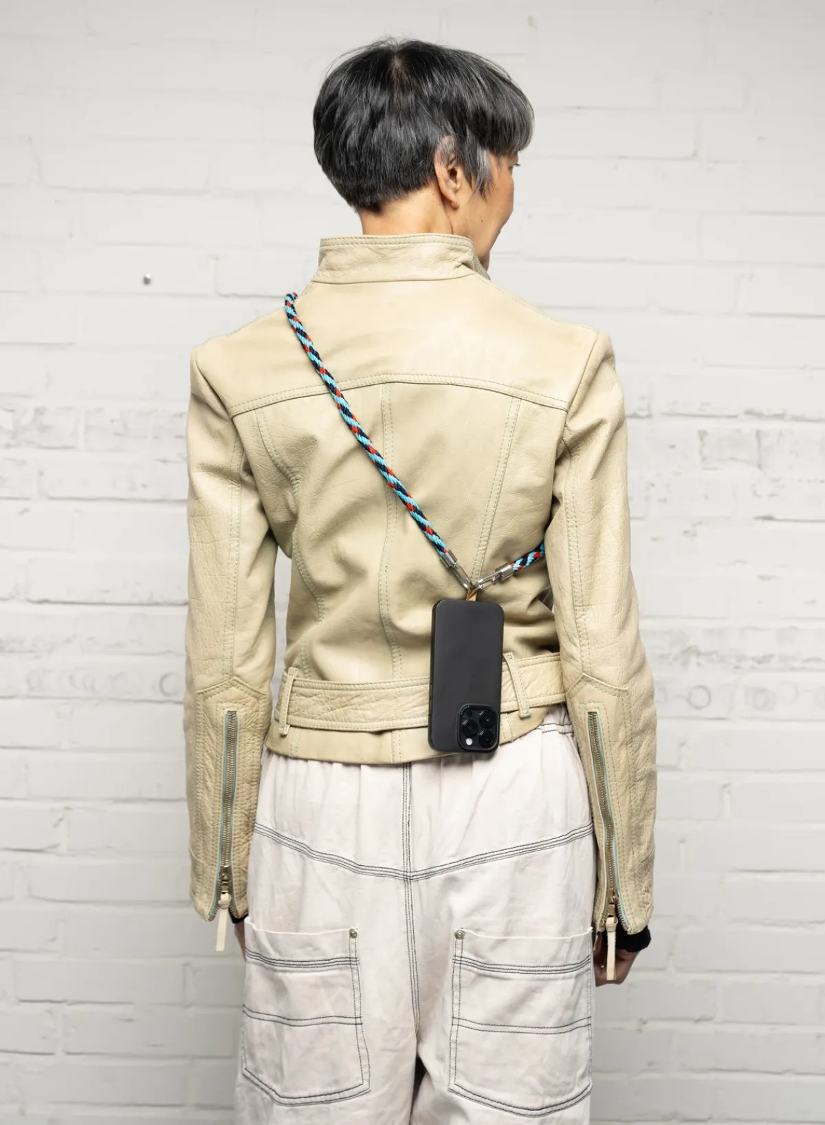 blue__red_alert_long_1.webp SUSAN BIJL Blue & Red Alert LONG< The New Kumihimo Strap | The New Strap