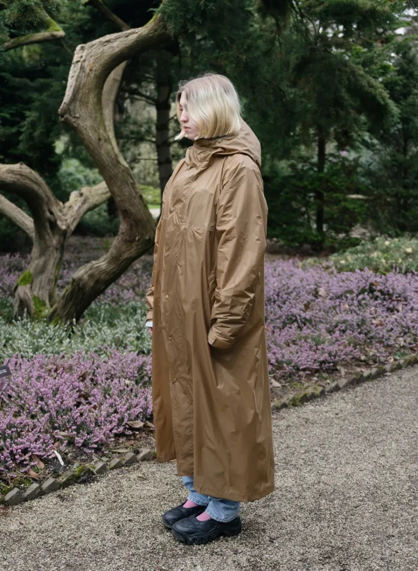 SUSAN BIJL < The New Raincoat