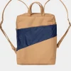 SUSAN BIJL Camel & Navy< The New Backpack
