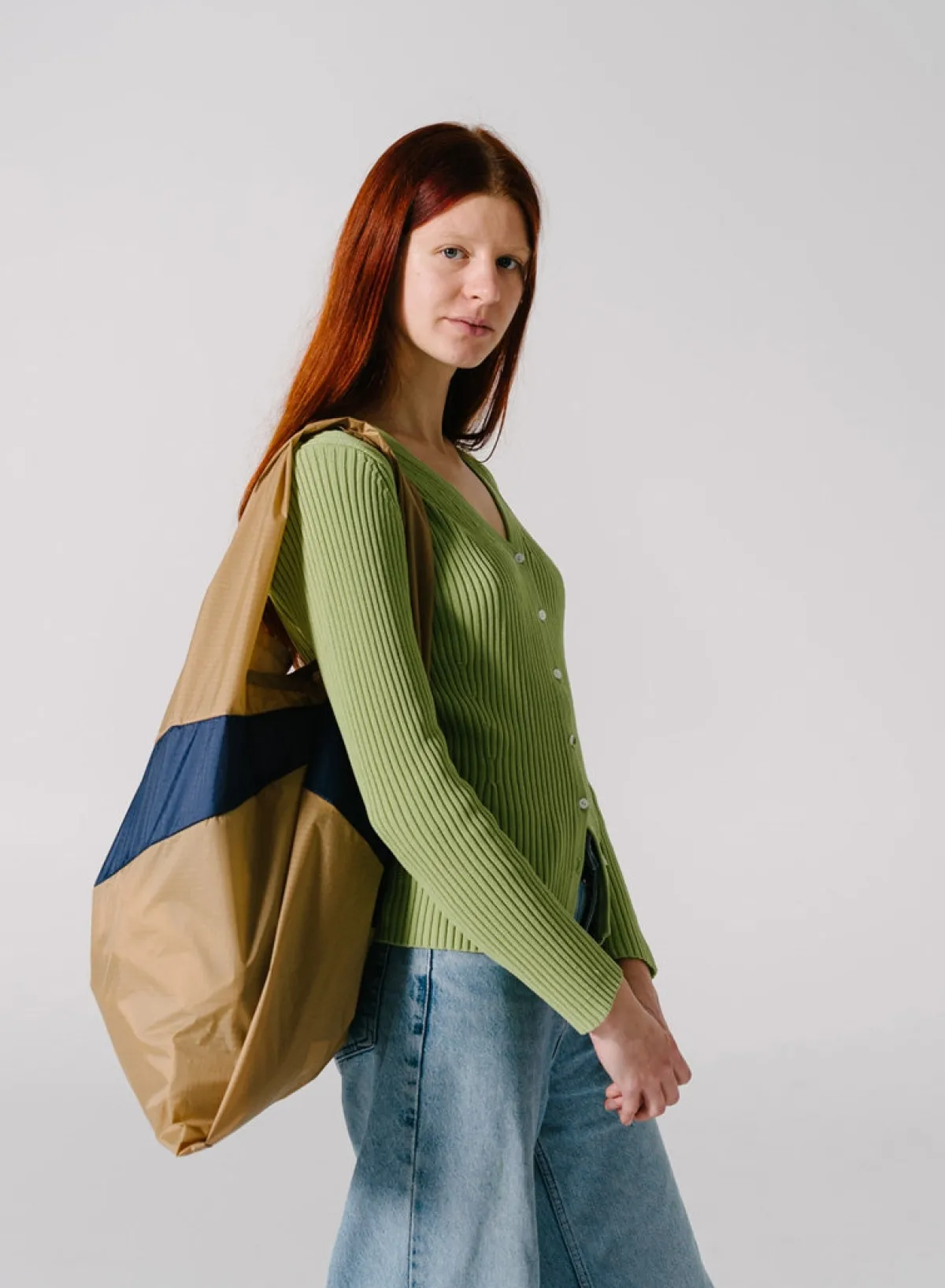camel__navy_large_1-1.webp SUSAN BIJL Camel & Navy LARGE< The New Shopping Bag