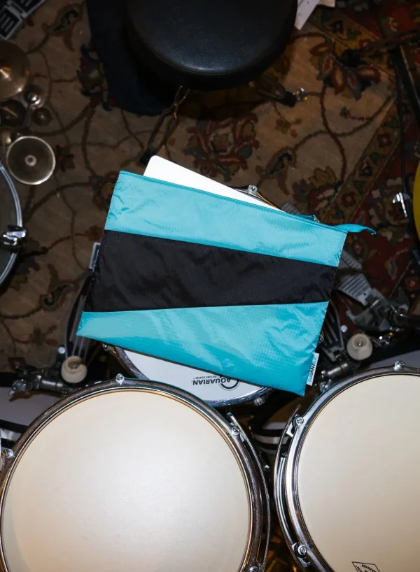 SUSAN BIJL Drive & Black< The New Protectable