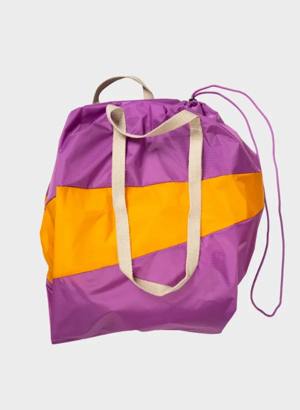 SUSAN BIJL Echo & Arise< The New Trash Bag