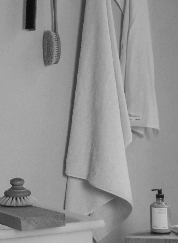 SUSAN BIJL Hand Towel In Bone White, Heavy< Textiel