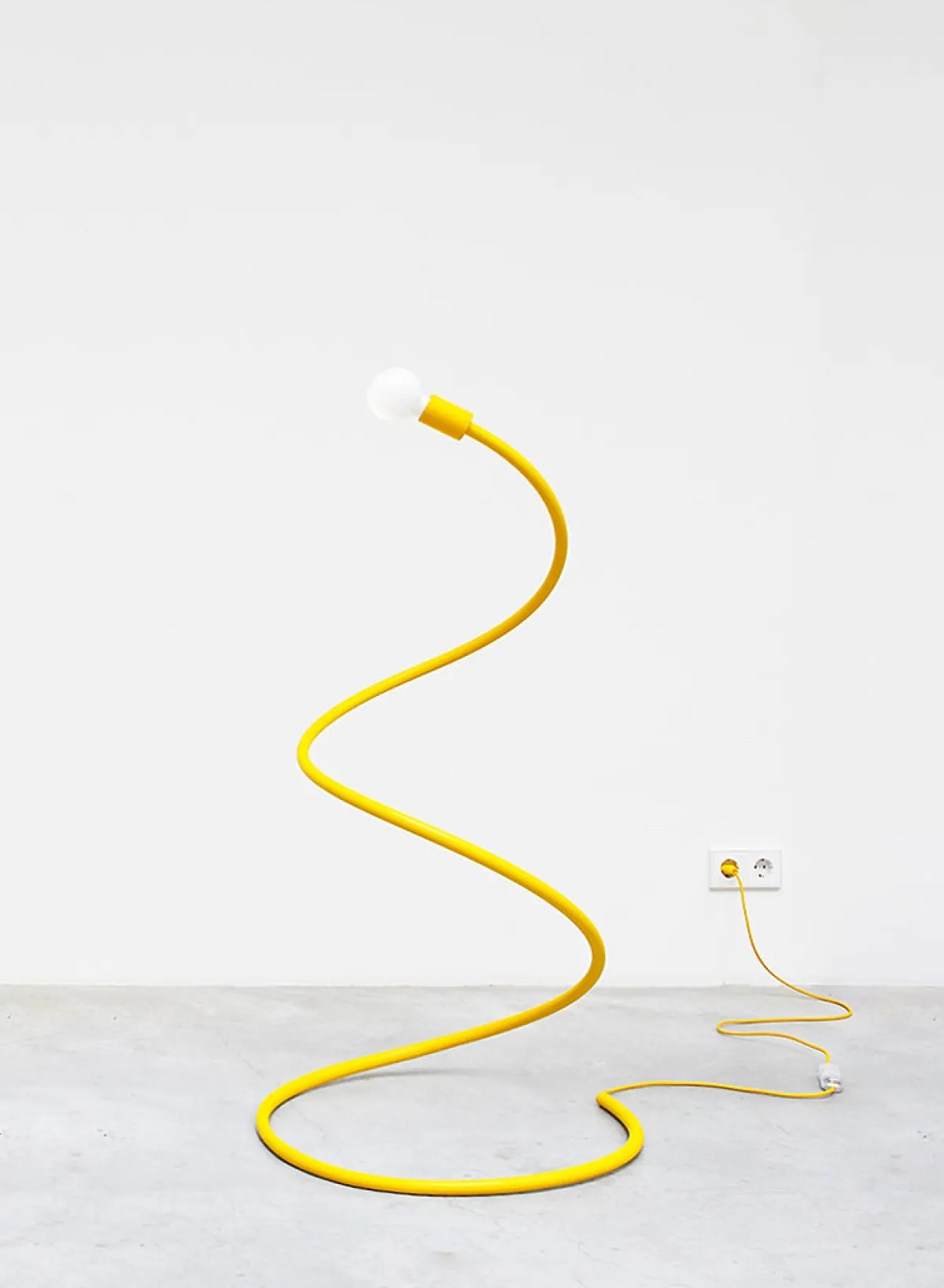 loopy_lamp_medium_0.webp SUSAN BIJL Loopy Lamp, MEDIUM< Verlichting