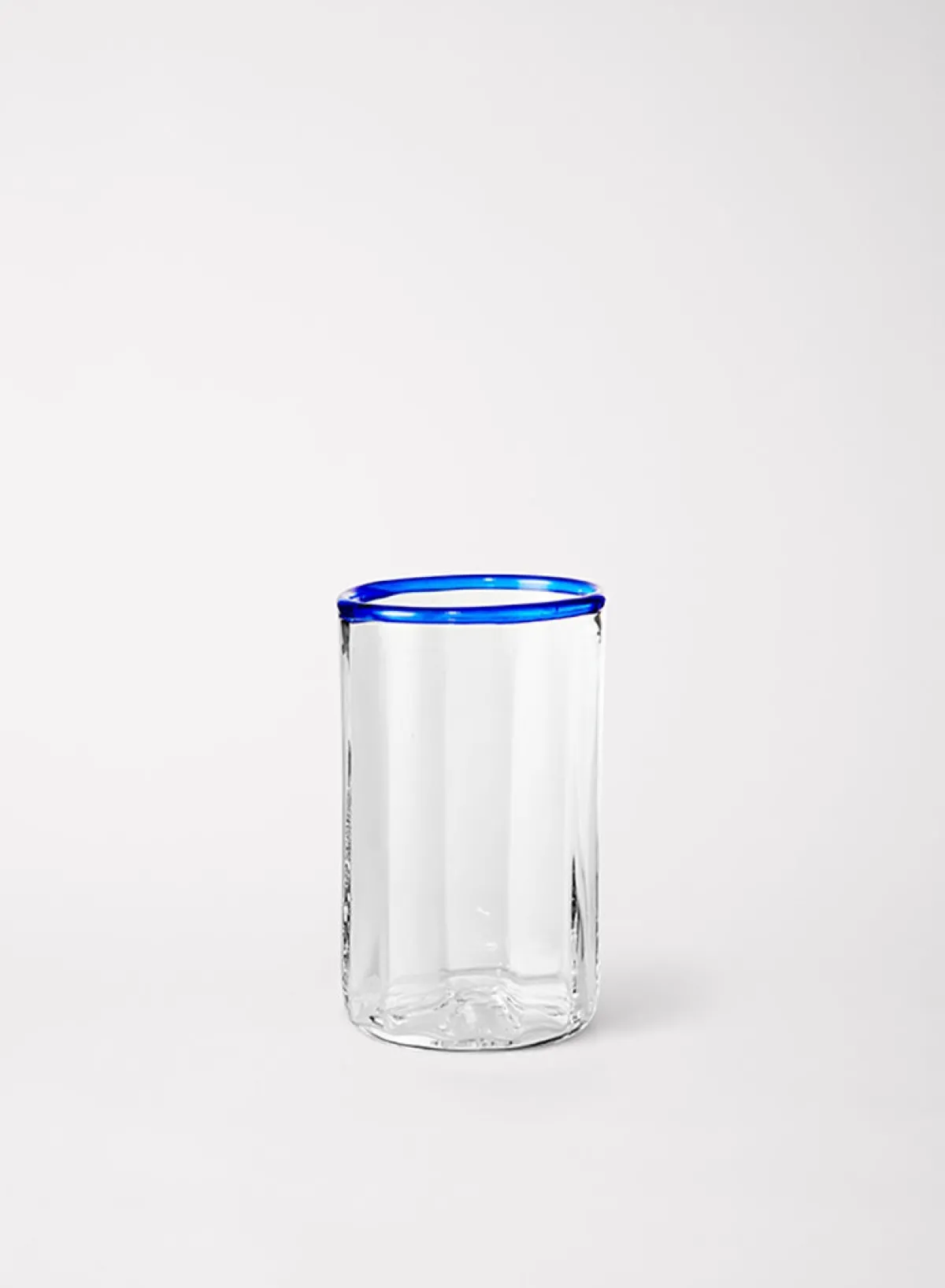 peter_glass_in_sapphire_0.webp SUSAN BIJL Peter Glass In Sapphire< Glaswerk