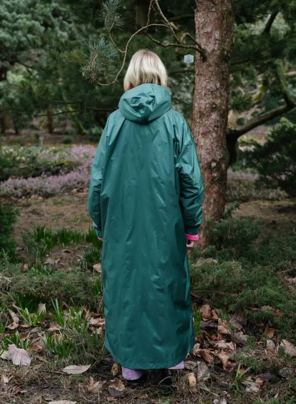 SUSAN BIJL < The New Raincoat