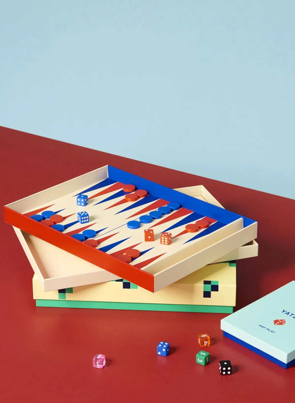 showroom_backgammon_2.webp SUSAN BIJL (Showroom) Backgammon< Spelletjes