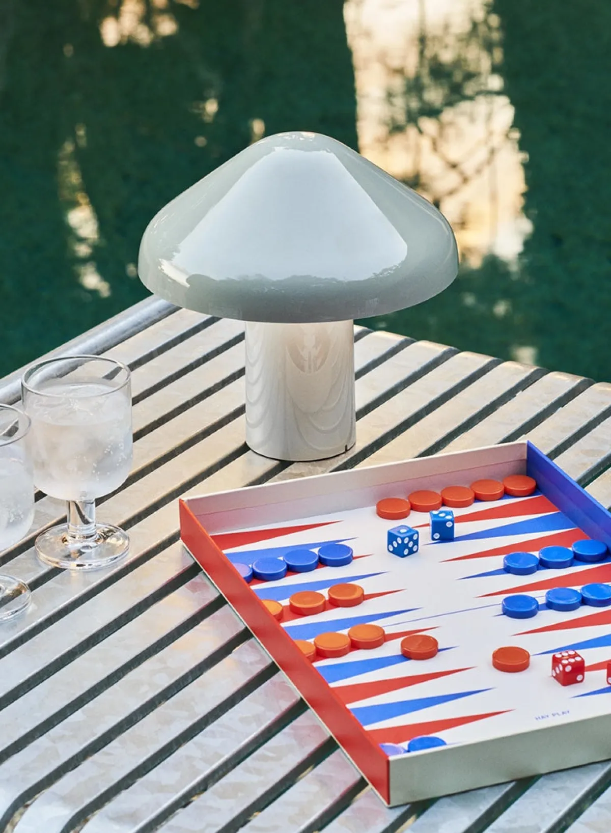 showroom_backgammon_3.webp SUSAN BIJL (Showroom) Backgammon< Spelletjes