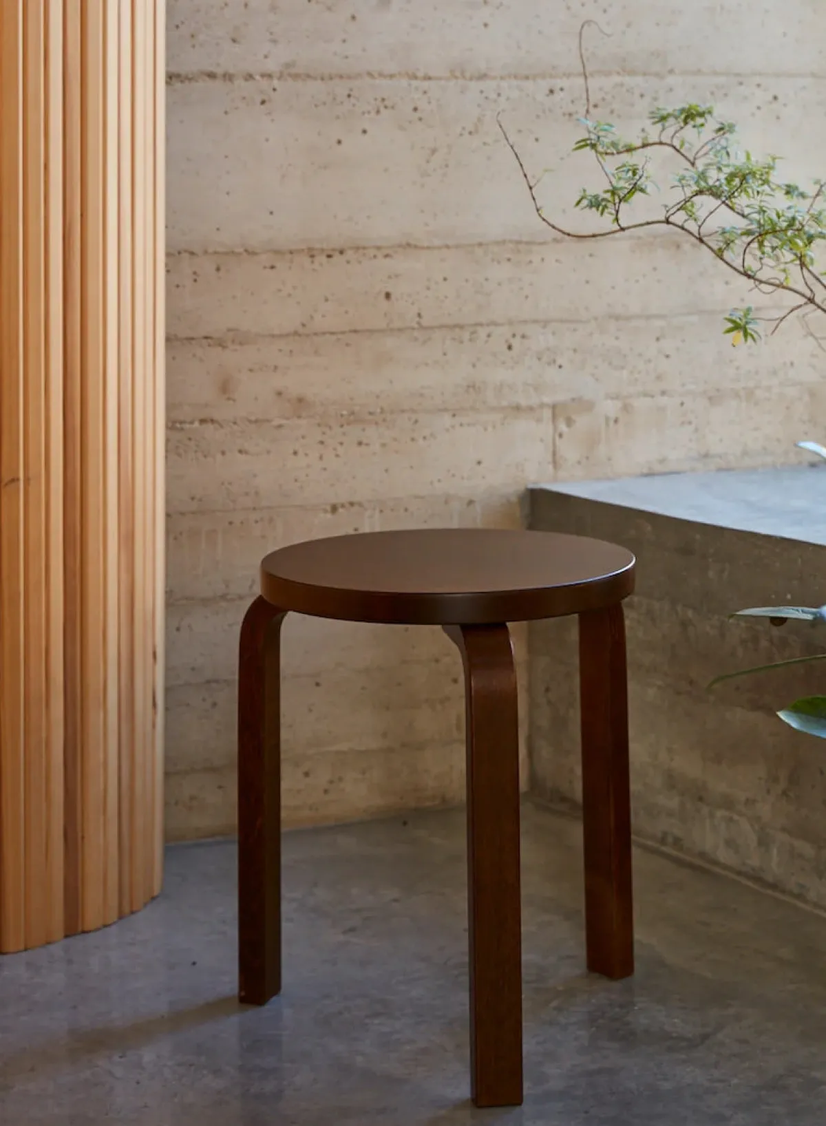 stool__legs_walnut_seat_w_0.webp SUSAN BIJL Stool 60, Legs Walnut, Seat Walnut< Meubels