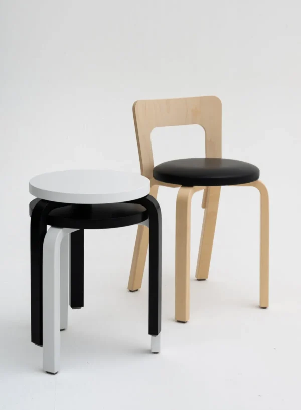 SUSAN BIJL Stool 60, Legs White, Seat Black< Meubels